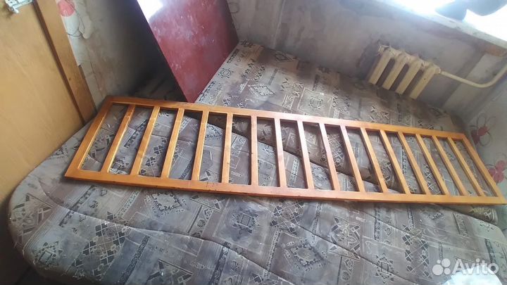 Двухъярусная кровать