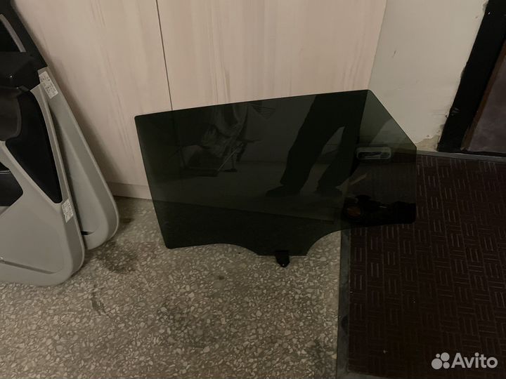 Боковое стекло на kia Спортаж 5