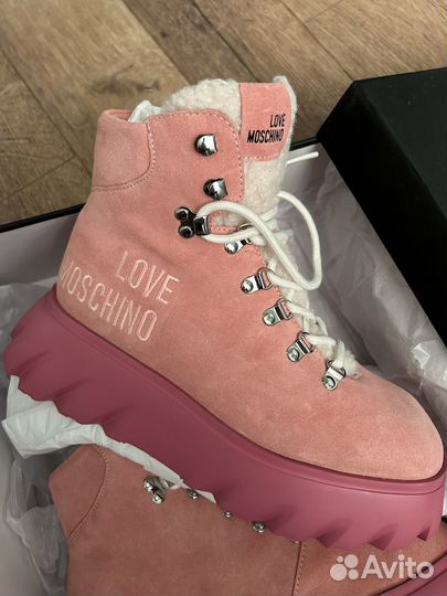 Ботинки с мехом Moschino