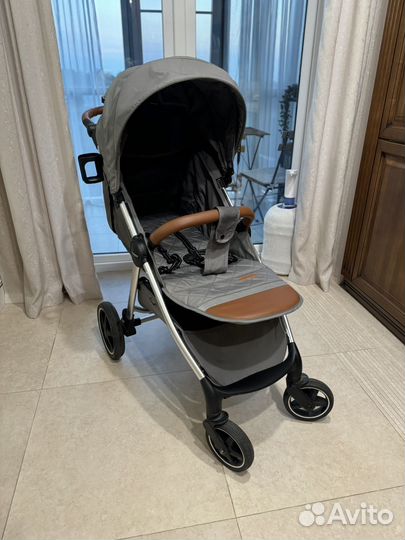 Прогулочная коляска luxmom