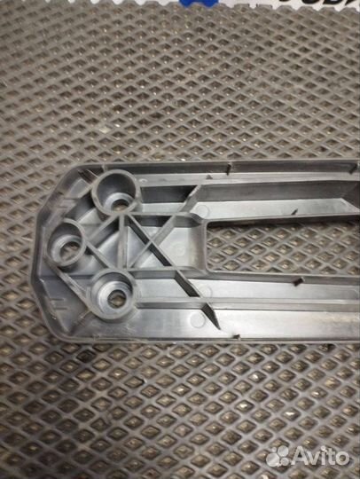 Кронштейн зеркала кабины Volvo FH4 84004927