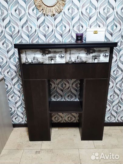 Стол туалетный