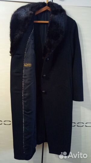 Пальто деми фирмы «Martinus» с меховым воротником