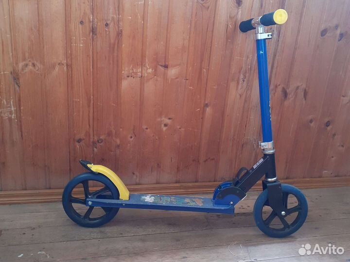 Двухколесный городской самокат