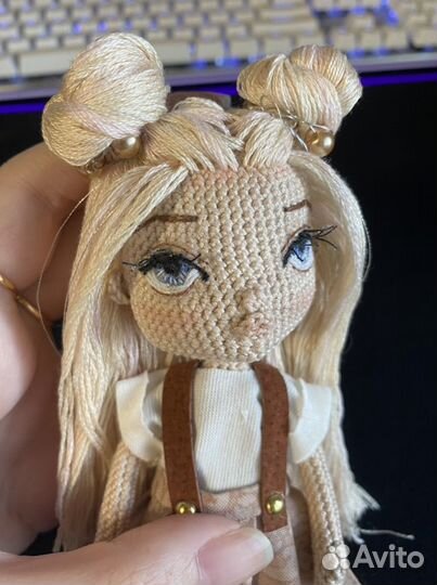 Кукла вязаная каркасная
