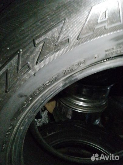 Bridgestone Blizzak DM-V1 265/65 R17 111C