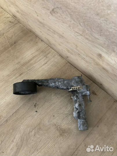 Ролик натяжителя peugeot 308 1 0.0 nn