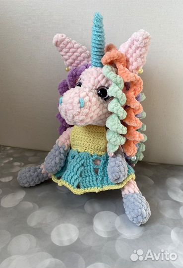 Вязаная игрушка ручной работы. Единорожка