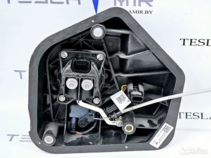 Порт зарядный Tesla Model 3 2023 1490374-10