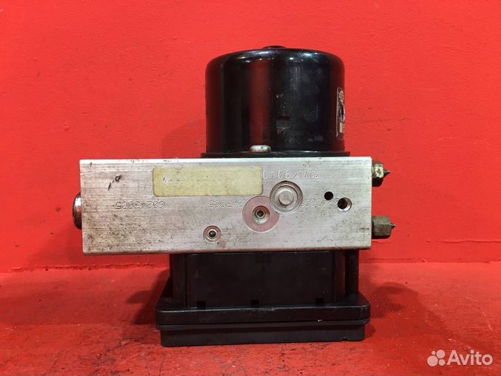 Блок ABS Nissan Pathfinder R51 SUV YD25ddti 2.5L