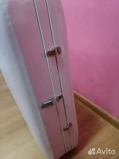 Медицинская кушетка с тубмочкой и креслом