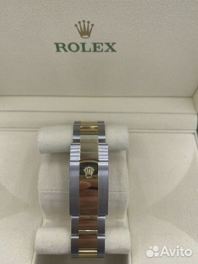 Часы Rolex Sky-Dweller 42mm Steel and Yellow Gold 326933-0001