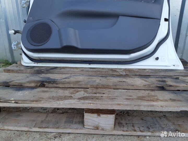 Дверь передняя правая Киа Спектра