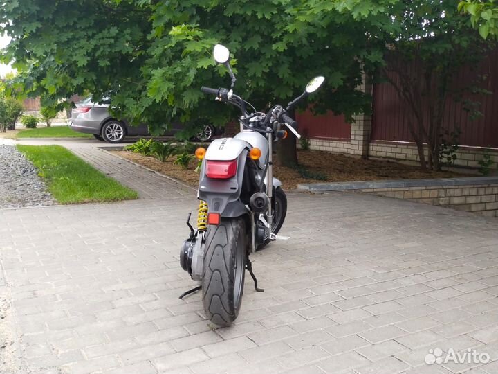 Suzuki street magic 50s