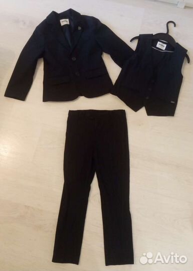 Костюм-тройка