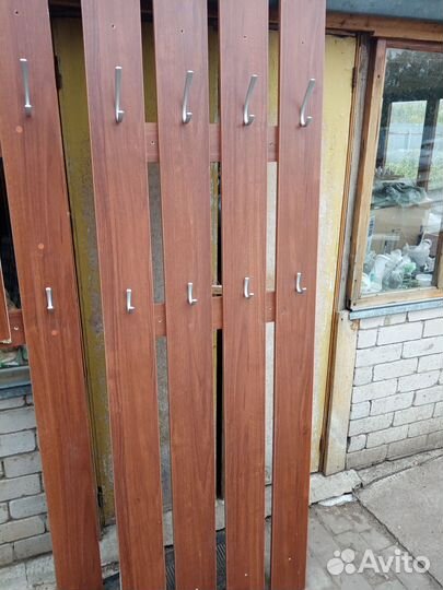 Вешалка настенная