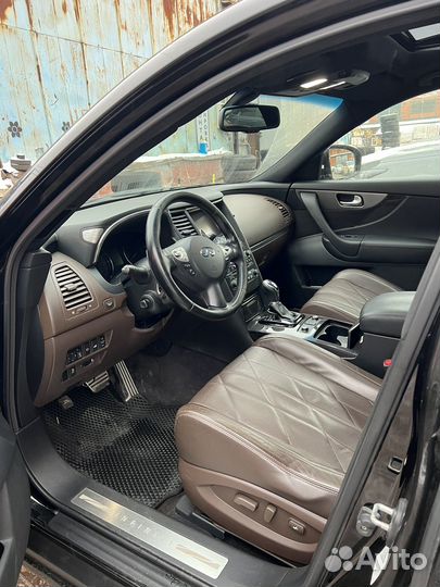 Infiniti QX70 3.7 AT, 2014, 119 900 км