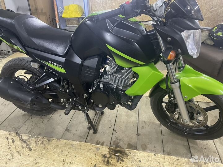 Продам дорожный мотоцикл 300 сс