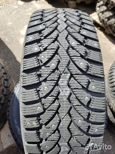 Pirelli Formula Ice 215/65 R16 98T