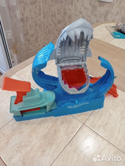 Hot wheels трек Акула