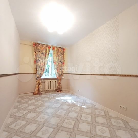 Комната 11 м² в 4-к., 5/5 эт.