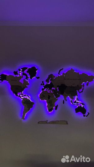 Карта мира из дерева с подсветкой