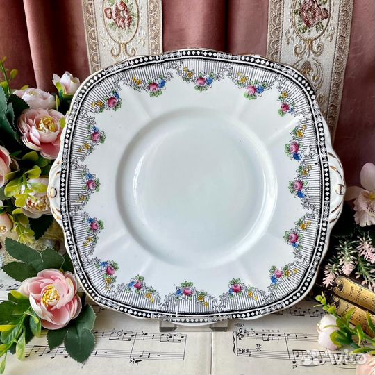 Антикварное блюдо. Фарфор. Англия