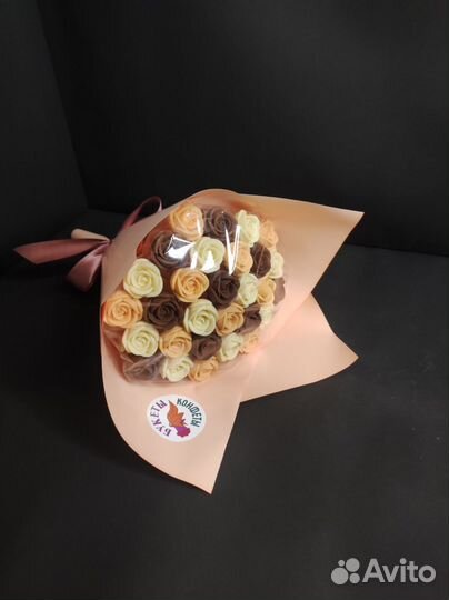 Букет из молочного и белого шоколада - 29 шт