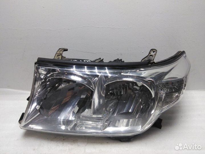 Фара левая Toyota Land Cruiser