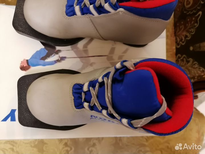 Лыжи и ботинки 30 размер