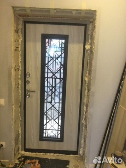 Срочная установка входных сейф дверей