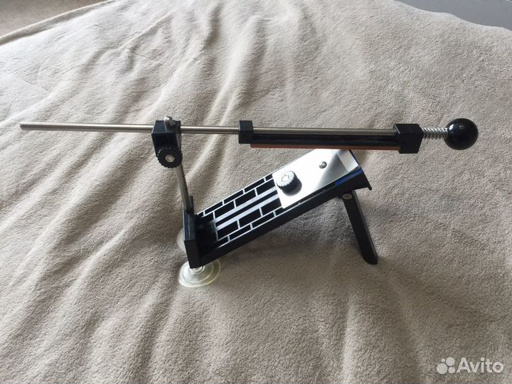 Точилка для ножей с поворотным механизмом