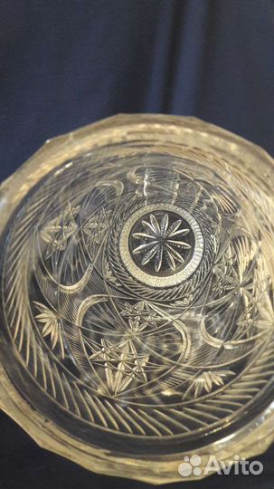 Большая хрустальная ваза для цветов