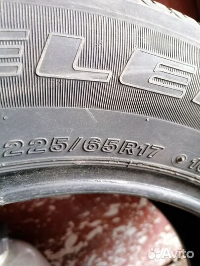 Bridgestone Dueler H/T 225/65 R17