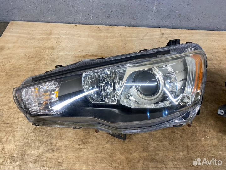 Фара Mitsubishi Lancer 10 ксенон комплект