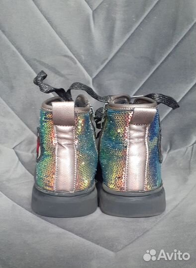 Ботинки на девочку 32р
