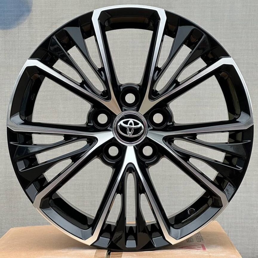 Литые диски Toyota 8×R18 5×114.3
