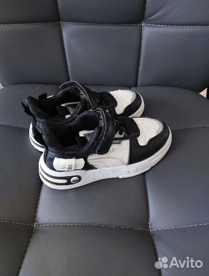 Кроссовки детские