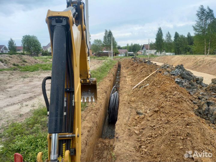 Аренда экскаватор-погрузчик. Аренда трактора