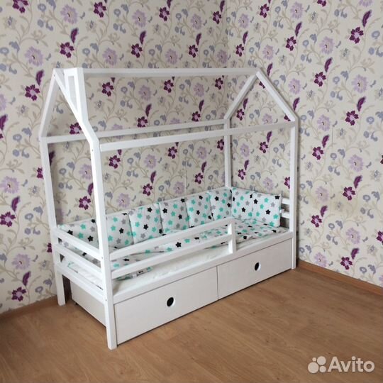 Кровать домик