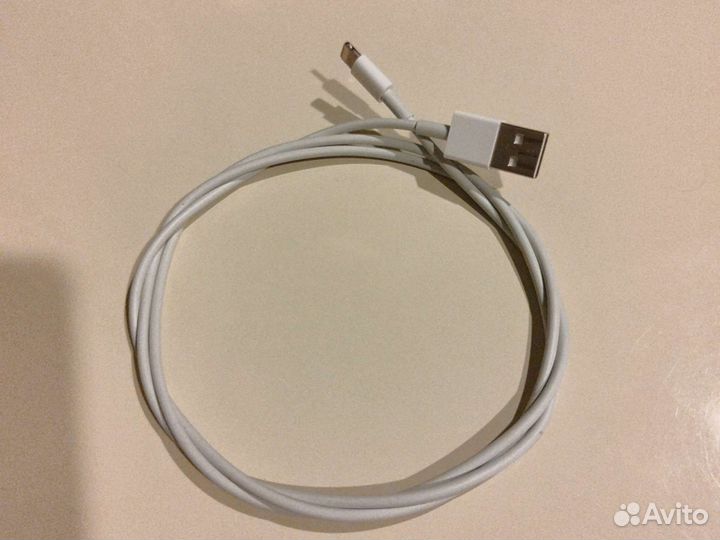 Кабель для зарядки iPhone