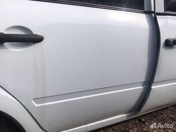 Задняя правая дверь лада гранта