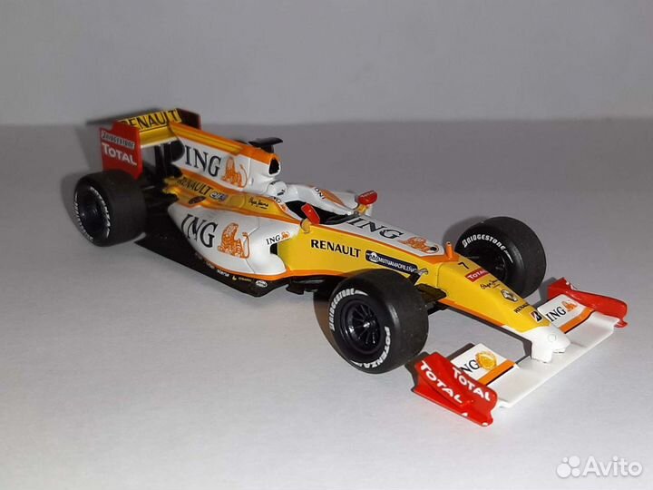 Редкая коллекционная модель Renault formula 1 2009