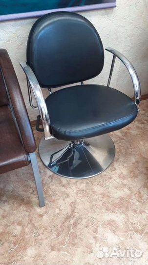 Парикмахерское кресло