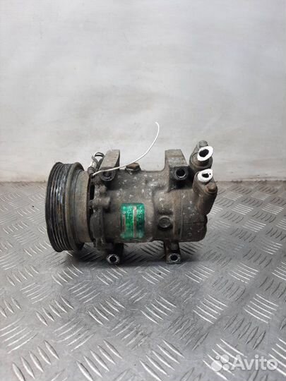 Компрессор кондиционера Renault Clio хэтчбэк 3 дв