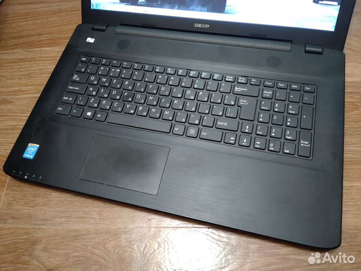 Мощный 17.3/i3 5005/8ozu/ssd для работы игр