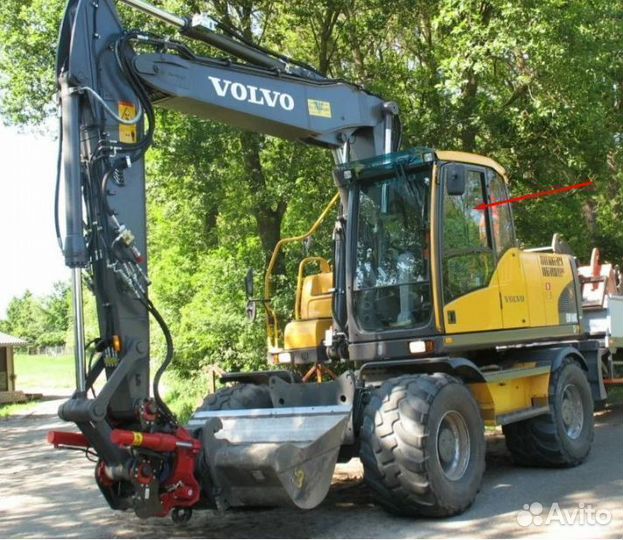 Стекло двери верхнее на экскаватор Volvo EW 160