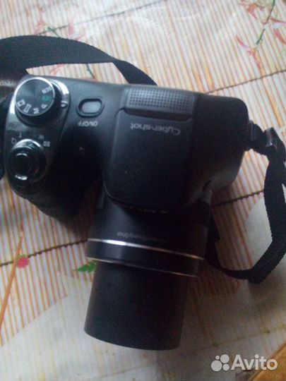 Компактный фотоаппарат