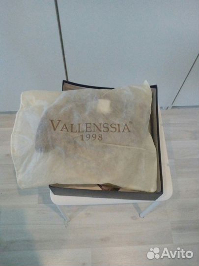 Новые сапоги Valenssia