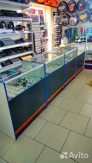 Торговые витрины и прилавки для магазина
